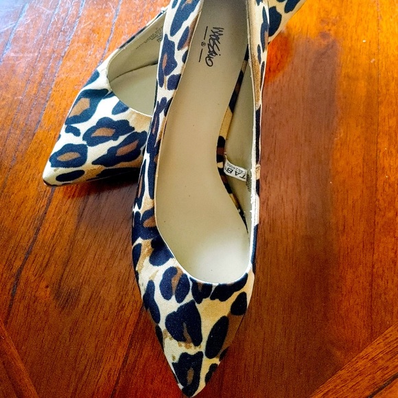 MOSSIMO Sz 8 Kitten Heels - Picture 2 of 5